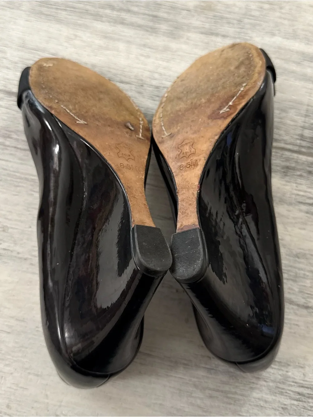 Tory Burch Black Patent Peep-Toe Wedge Pumps w Grosgrain Bow and Gold Logo 8.5M